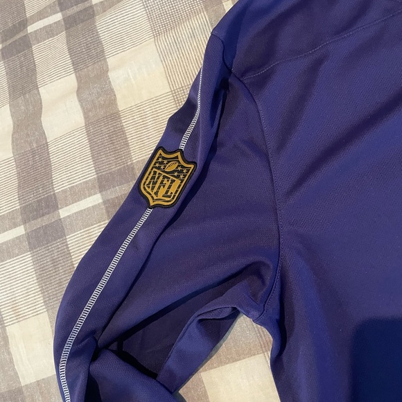 Baltimore Ravens Sideline Coach
Men's Nike Dri-FIT NFL Long-Sleeve Top - Picture 4 of 5